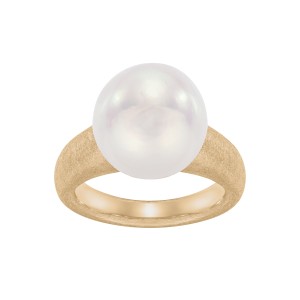 Yellow Gold Ring With Freshwater Pearl